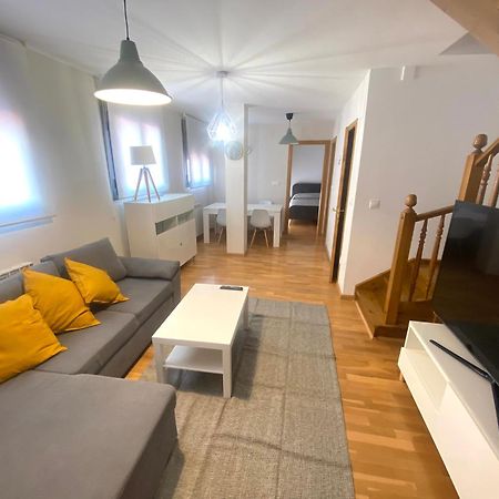 Apartamento Centrico Con Garaje Jaca Luaran gambar