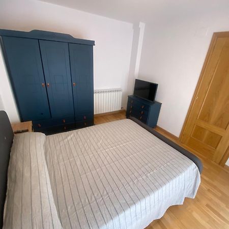 Apartamento Centrico Con Garaje Jaca Luaran gambar